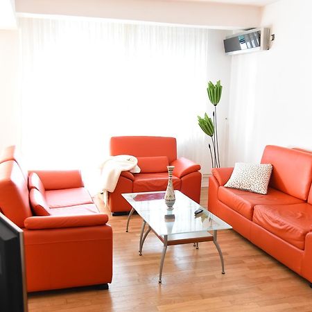 3 Bedroom Home With Parking Garage In The Heart Of Skopie Exterior foto