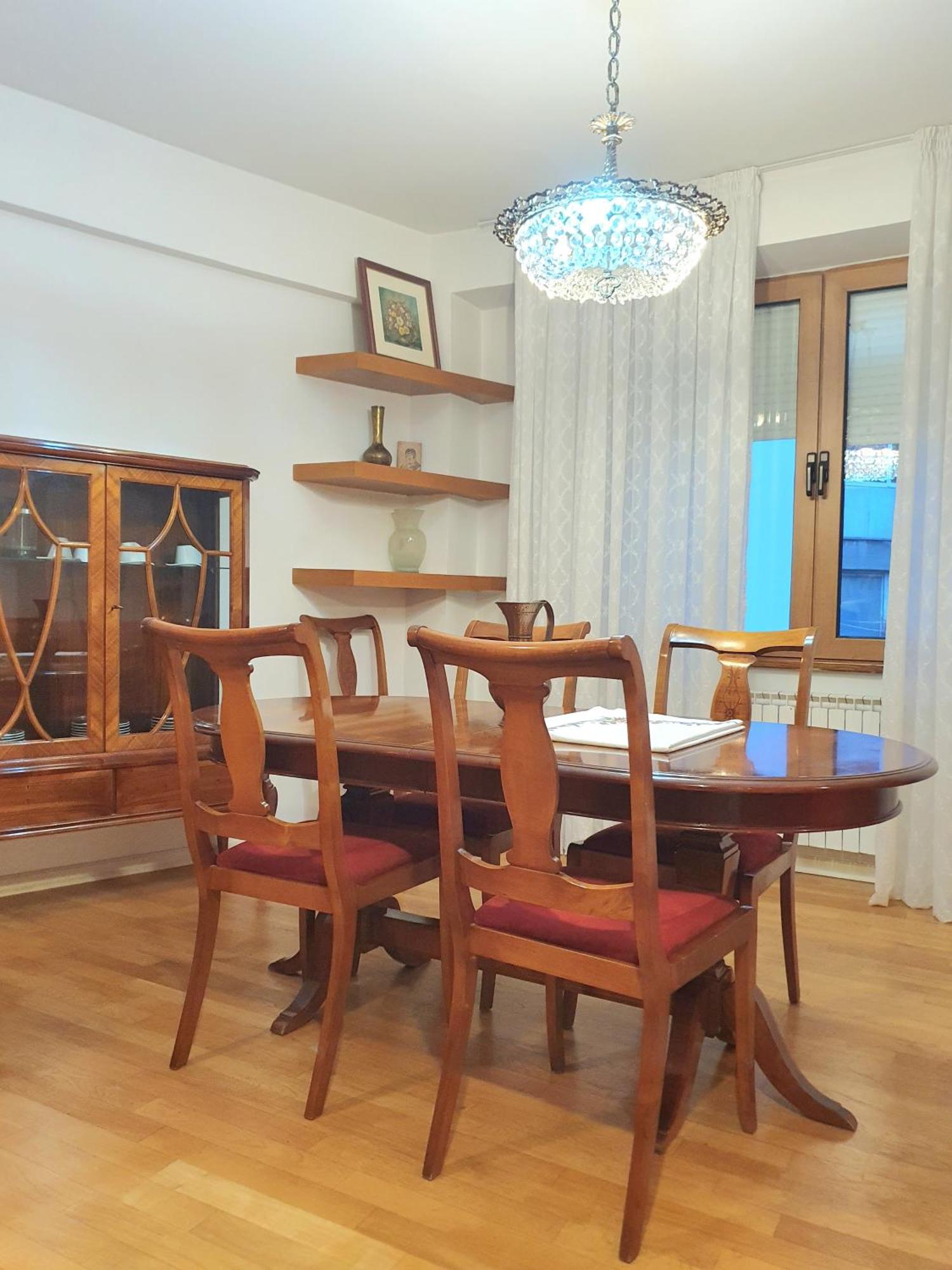 3 Bedroom Home With Parking Garage In The Heart Of Skopie Exterior foto
