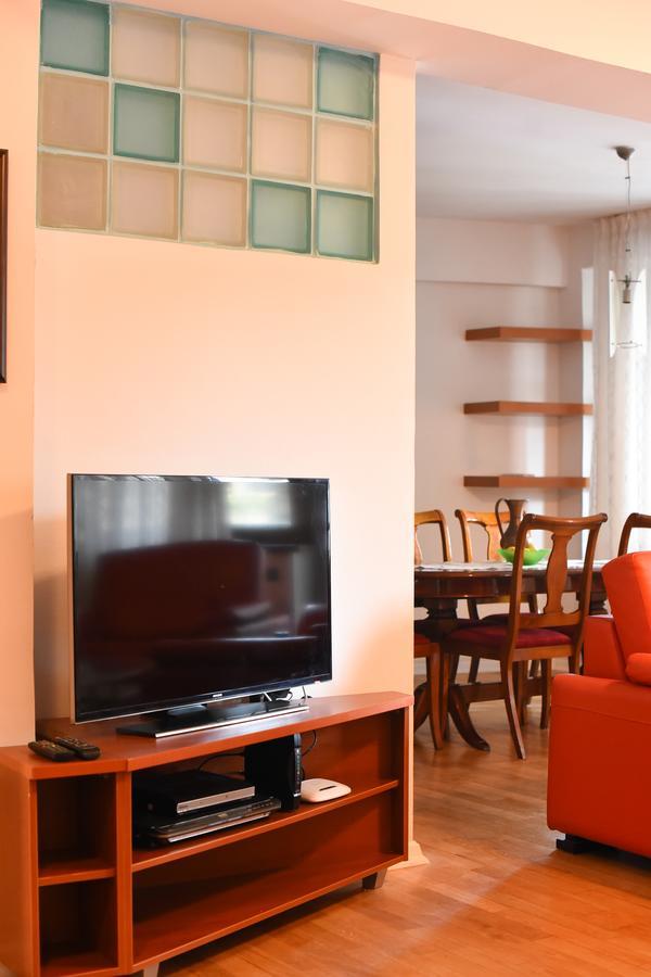 3 Bedroom Home With Parking Garage In The Heart Of Skopie Exterior foto