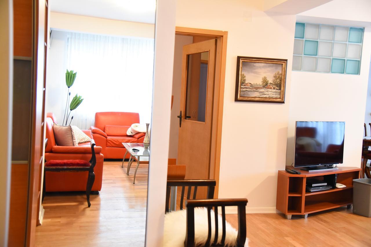 3 Bedroom Home With Parking Garage In The Heart Of Skopie Exterior foto